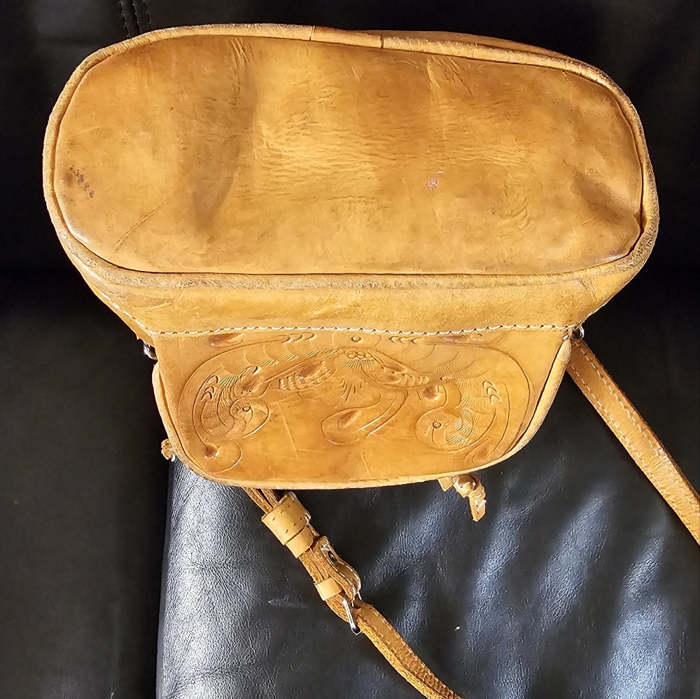 Imported From Paraguay Tooled Leather Drawstring Mini Bucket Crossbody Preloved - Picture 5 of 12